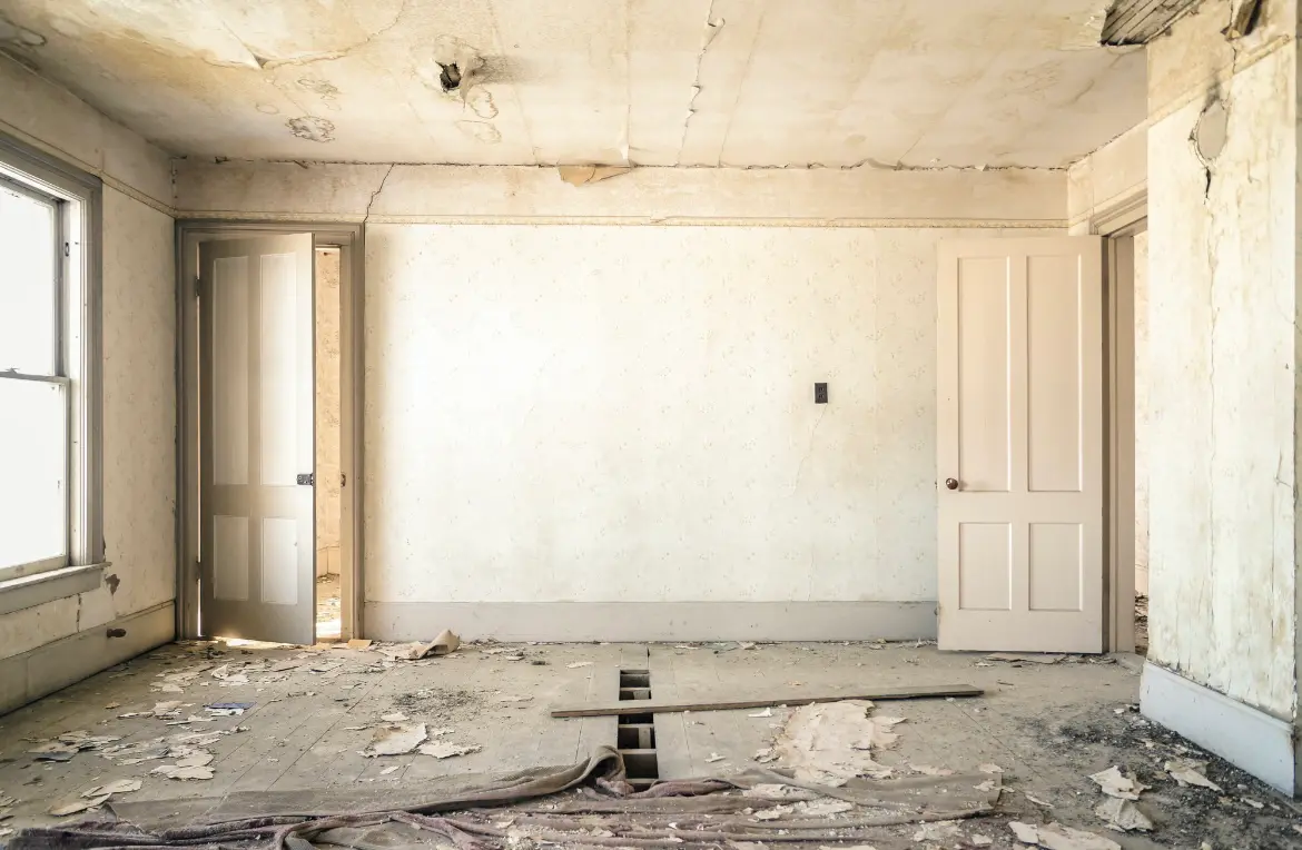 Waste disposal crew managing a cleanout project in Oyster Bay